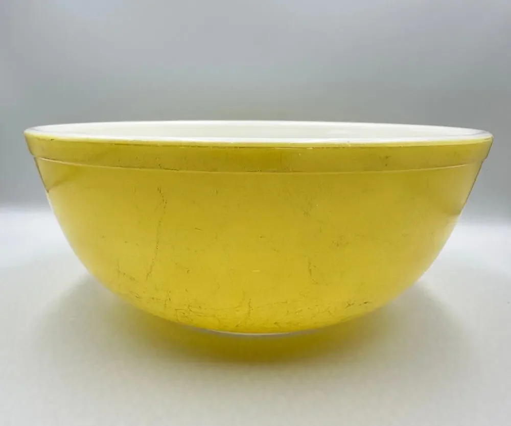 Vintage PYREX Glass #404 Yellow Primary Nesting 4 Qt Mixing Bowl